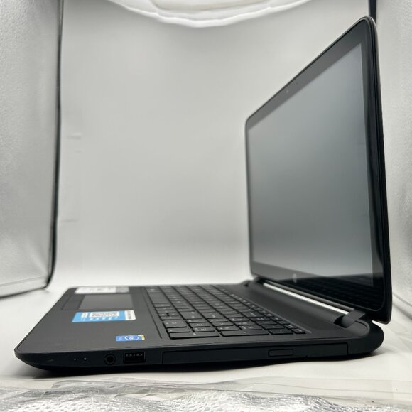 HP 15 Touchscreen Notebook | Celeron N2940 | 4GB RAM | 500GB HDD | Windows 11 - Picture 2 of 8